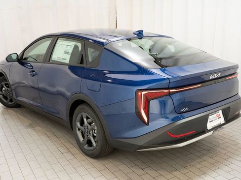 New 2026 Kia K4 LXS image 4