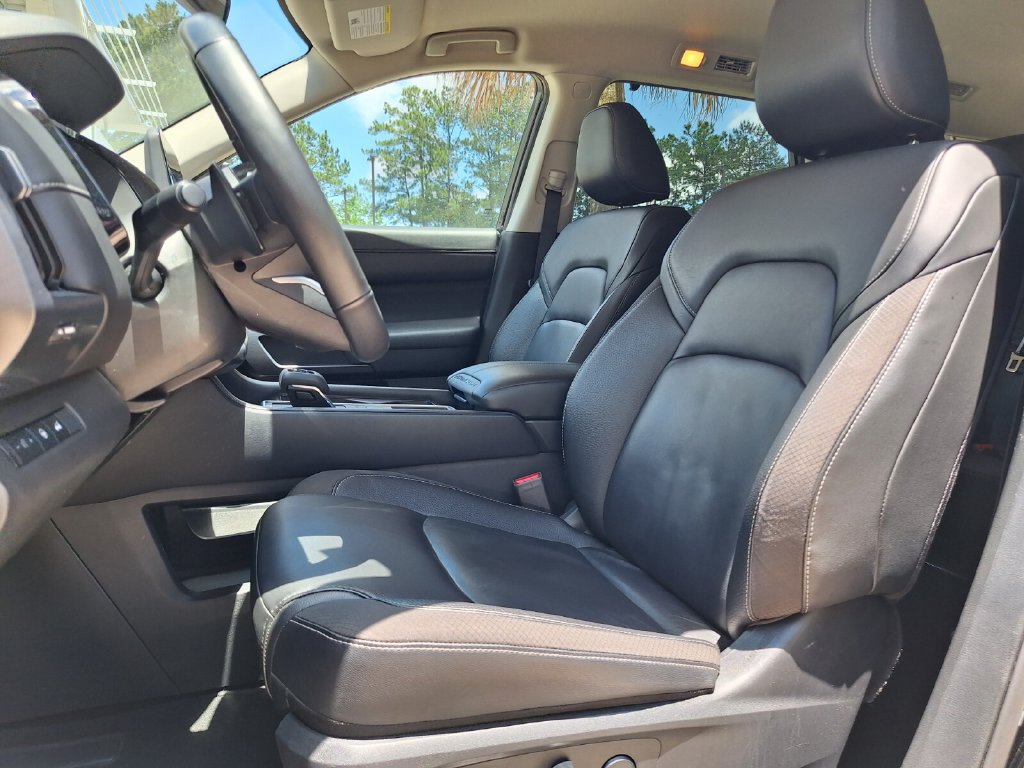 Used 2025 Nissan Pathfinder SL FWD image 22