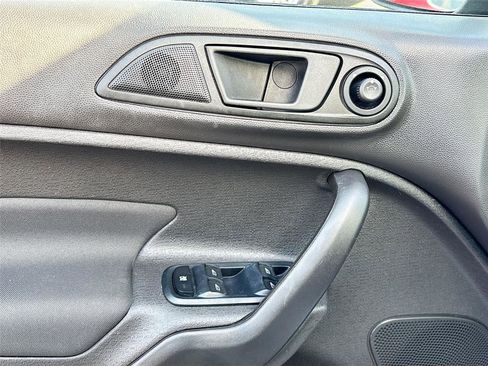 Used 2018 Ford Fiesta SE image 18