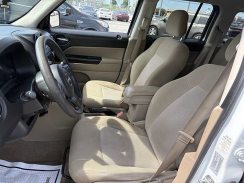 Used 2016 Jeep Patriot Sport w/ Power Value Group image 18