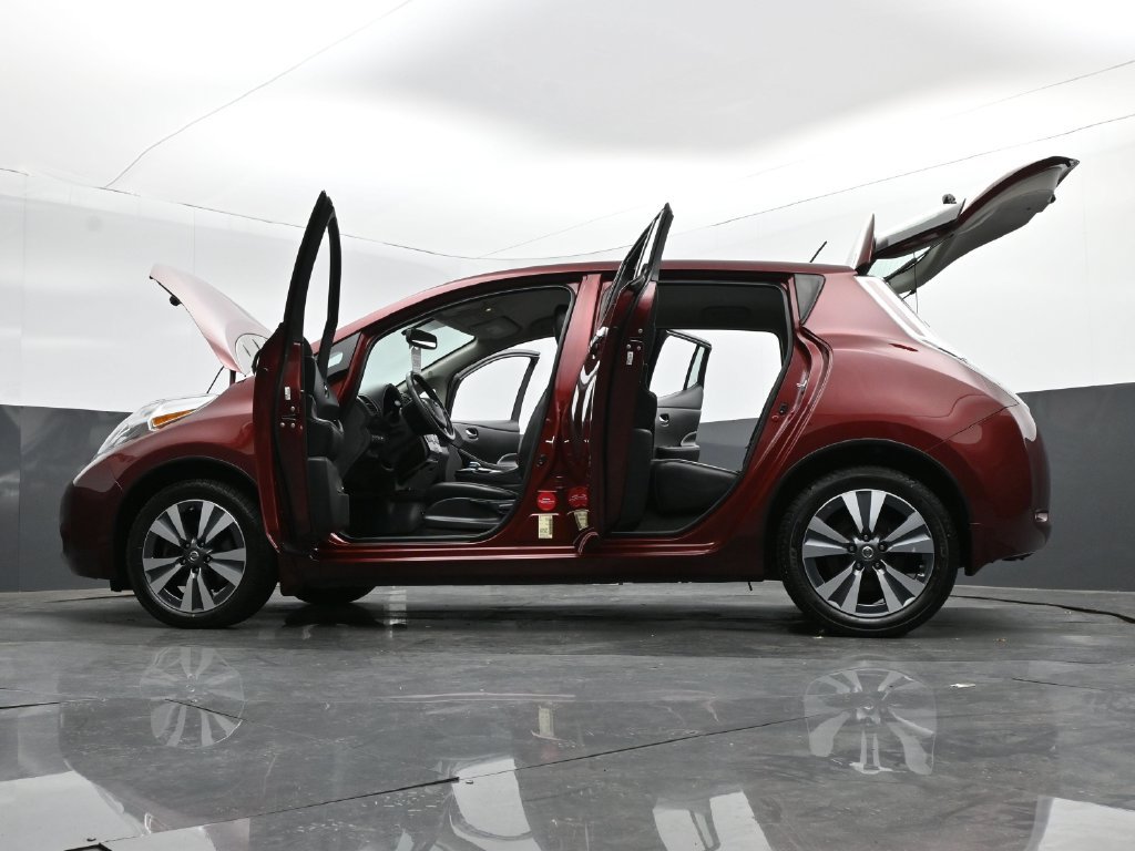 Used 2016 Nissan Leaf SL w/ Premium Package FWD image 33
