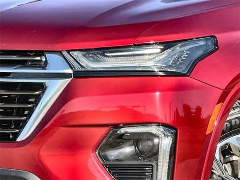 Used 2023 Chevrolet Traverse High Country image 24