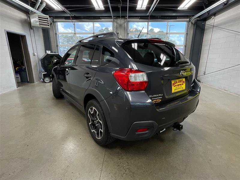 Used 2017 Subaru Crosstrek 2.0i AWD/4WD image 3