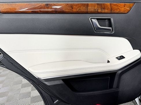 Used 2016 Mercedes-Benz E 350 4MATIC Luxury Wagon image 20