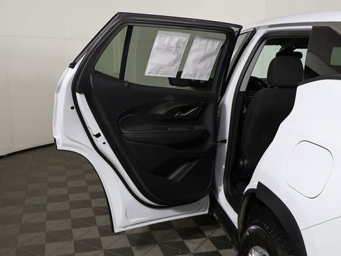 Used 2024 GMC Terrain SLE image 18