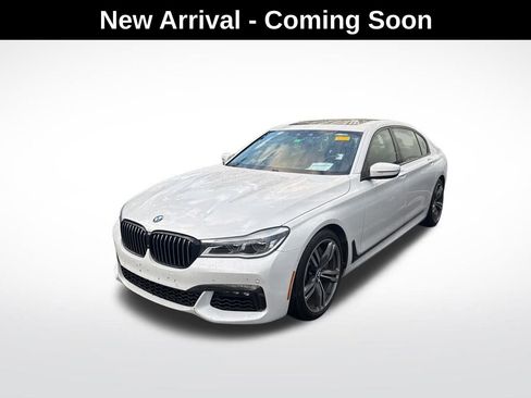 Used 2019 BMW 750i w/ Executive Package RWD image 2