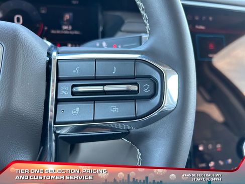 Used 2024 GMC Acadia Denali image 26