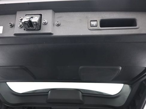 Used 2025 Toyota Sienna XLE image 34