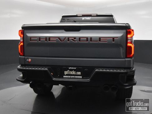 Used 2021 Chevrolet Silverado 1500 LT Trail Boss w/ Bed Protection Package AWD/4WD image 6