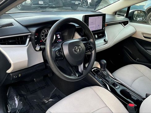 Used 2022 Toyota Corolla LE image 13