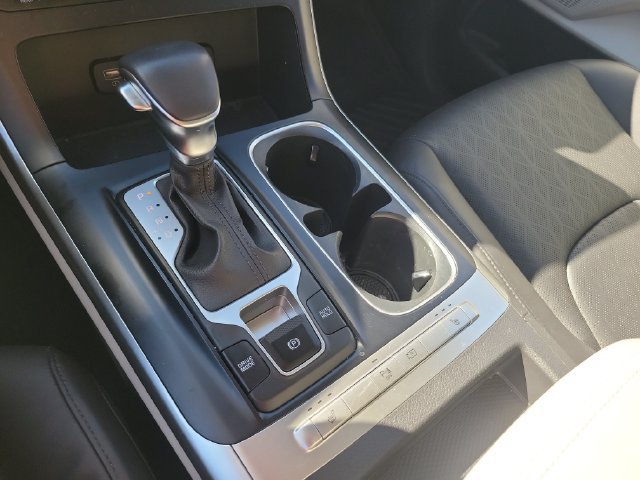 Used 2024 Kia Carnival LX FWD image 22