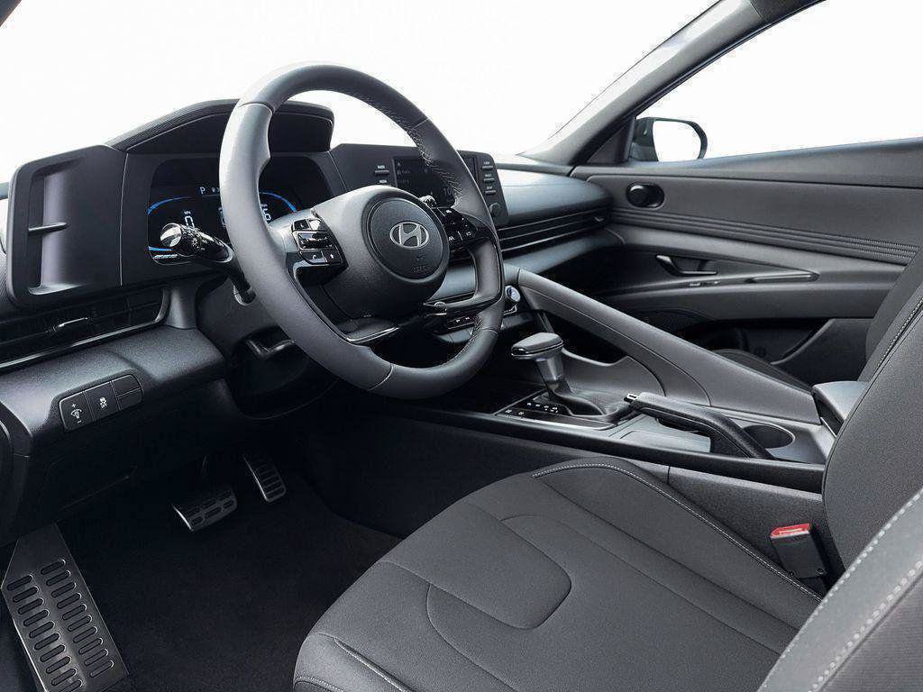 New 2026 Hyundai Elantra SEL Sport FWD image 14