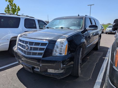 Used 2011 Cadillac Escalade ESV Platinum image 7