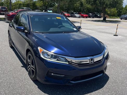 Used 2017 Honda Accord Sport image 10
