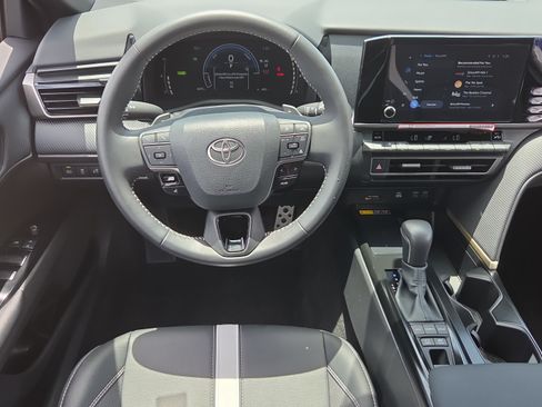 Used 2026 Toyota Camry SE FWD image 23