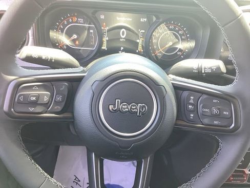 New 2025 Jeep Gladiator Willys image 12