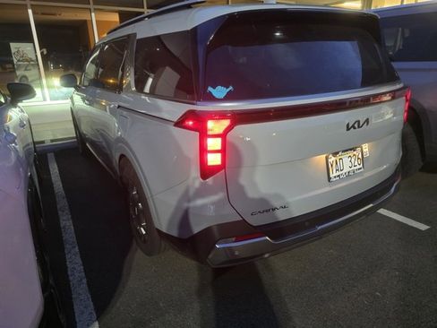 Used 2025 Kia Carnival SX image 5