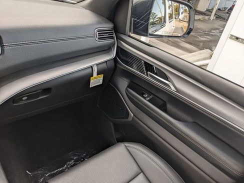 New 2026 Jeep Grand Wagoneer 4WD image 12