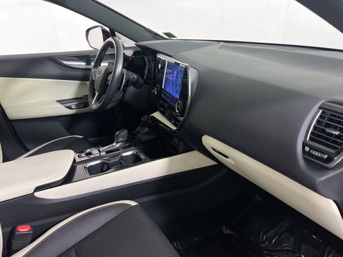 Used 2024 Lexus NX 250 AWD image 28