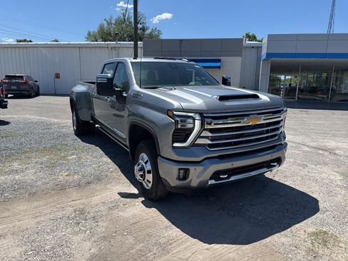New 2026 Chevrolet Silverado 3500 High Country w/ High Country Premium Package AWD/4WD image 2
