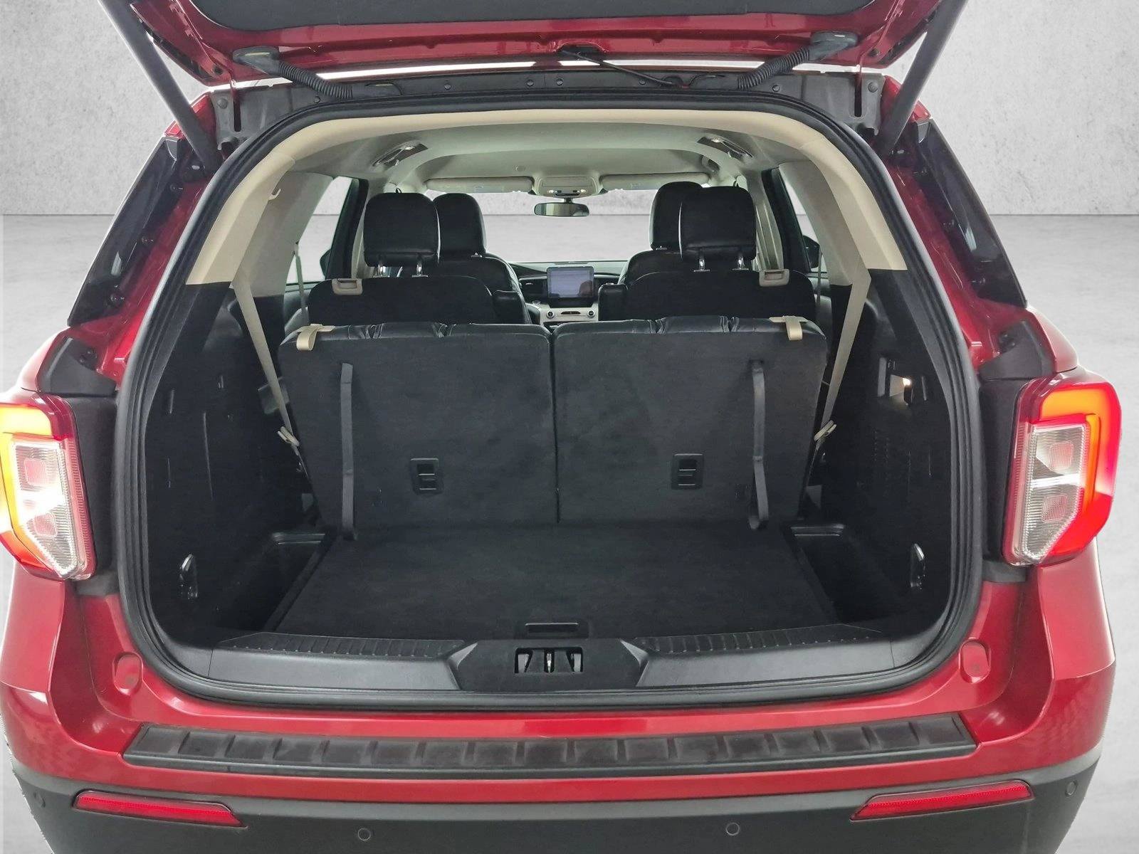 Used 2023 Ford Explorer XLT RWD image 7