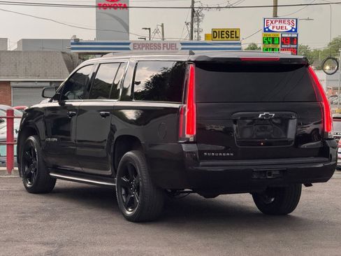 Used 2019 Chevrolet Suburban LT AWD/4WD image 14