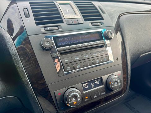 Used 2011 Cadillac DTS Limousine image 35