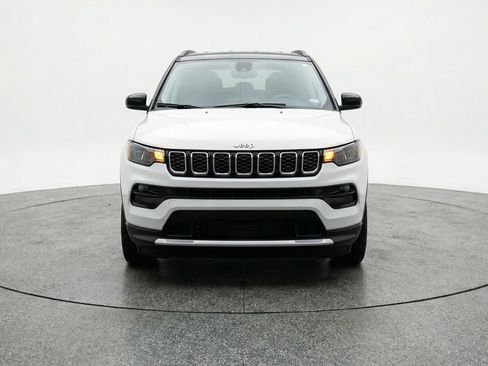 Used 2025 Jeep Compass Limited AWD/4WD image 2