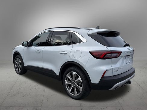 Used 2025 Ford Escape Platinum w/ Class II Trailer Tow Package image 3