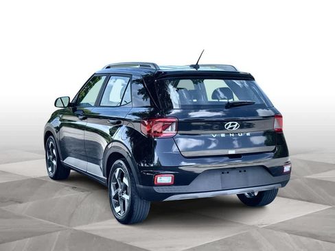 Used 2024 Hyundai Venue SEL FWD image 6