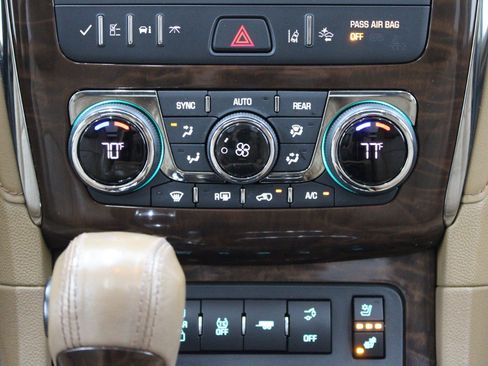 Used 2016 Buick Enclave Premium w/ Experience Buick Package FWD image 33