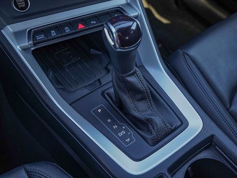 Certified 2025 Audi Q3 2.0T Premium Plus w/ Premium Plus Package image 20