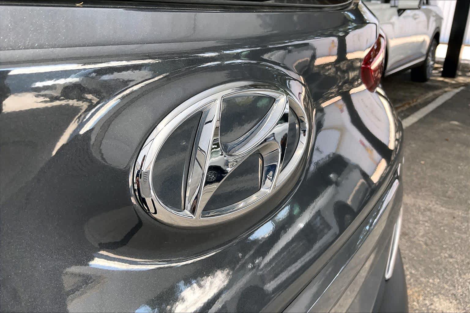 Certified 2023 Hyundai Kona SEL w/ Convenience Package AWD/4WD image 31
