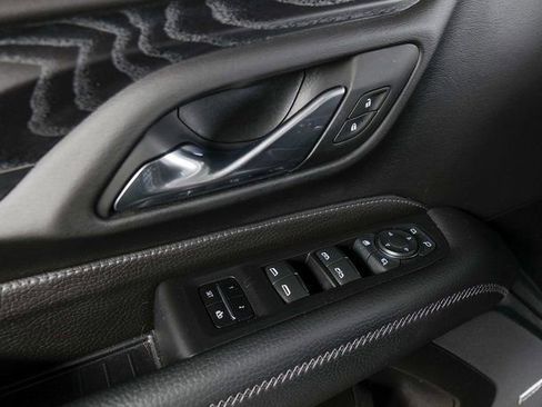 Used 2024 GMC Yukon Denali image 28