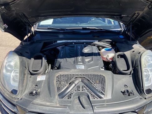 Used 2015 Porsche Macan Turbo AWD/4WD image 36