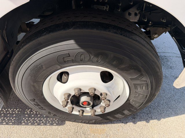 Used 2023 Ford F650 2WD Regular Cab Super Duty image 22