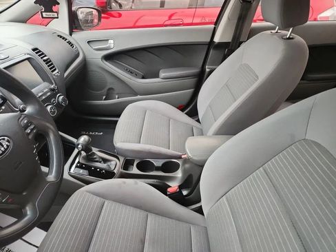 Used 2018 Kia Forte LX w/ LX Popular Package image 3