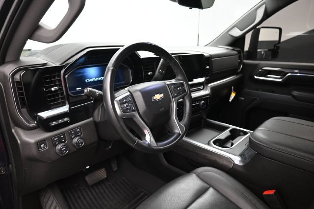 Used 2024 Chevrolet Silverado 3500 LTZ w/ LTZ Plus Package AWD/4WD image 5