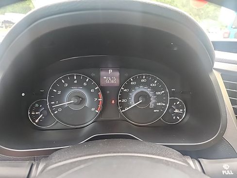 Used 2010 Subaru Outback 2.5i Premium AWD/4WD image 28