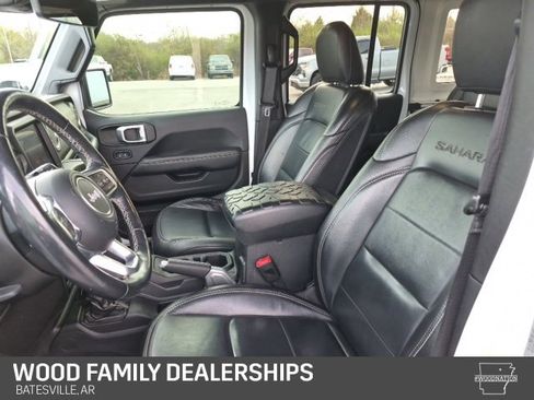 Used 2019 Jeep Wrangler Unlimited Sahara image 14