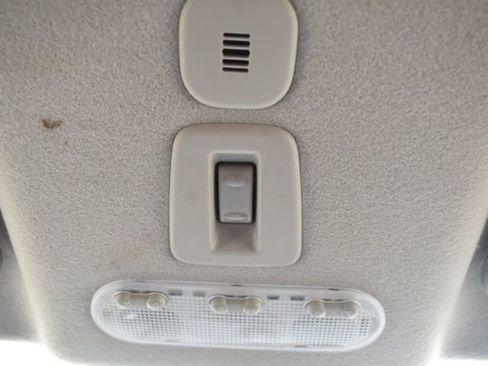 Used 2012 Nissan Juke SV image 30