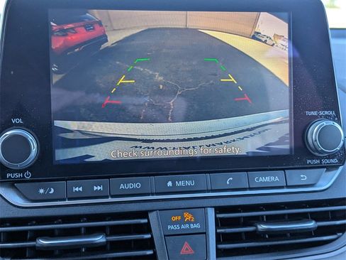 Used 2024 Nissan Altima 2.5 SV image 11