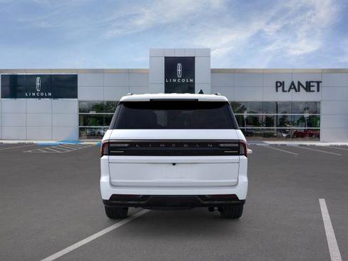 New 2026 Lincoln Navigator Reserve w/ Jet Appearance Package AWD/4WD image 5