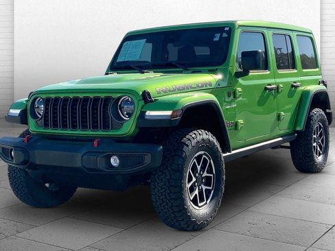 Used 2025 Jeep Wrangler Unlimited Rubicon w/ Convenience Group AWD/4WD image 7