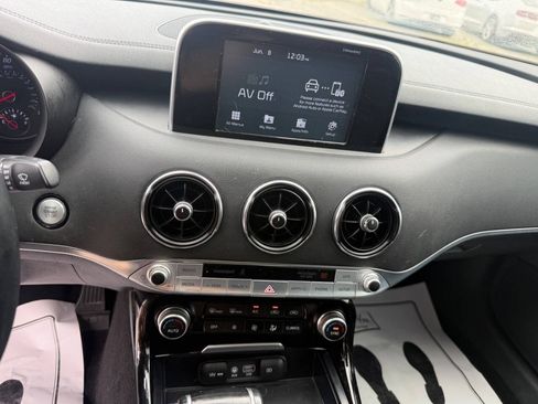 Used 2019 Kia Stinger RWD image 18