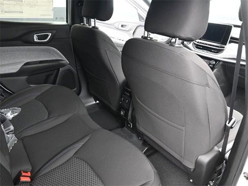 Used 2025 Jeep Compass Sport image 15