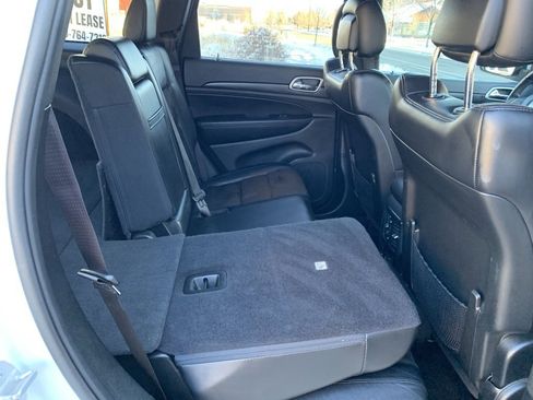 Used 2019 Jeep Grand Cherokee Altitude image 30