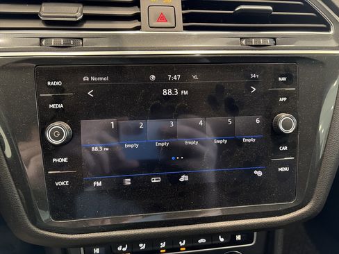 Used 2020 Volkswagen Tiguan SEL Premium R-Line image 27