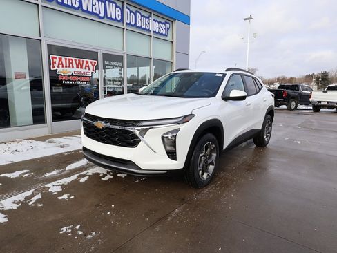New 2026 Chevrolet Trax LT image 6