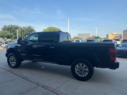 Used 2022 Ford F250 Platinum AWD/4WD image 4